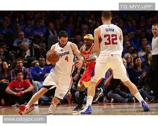 克雷迪与拉队激战即将上演球迷期待精彩对决与精彩瞬间 克雷迪与拉队激战即将上演球迷期待精彩对决与精彩瞬间