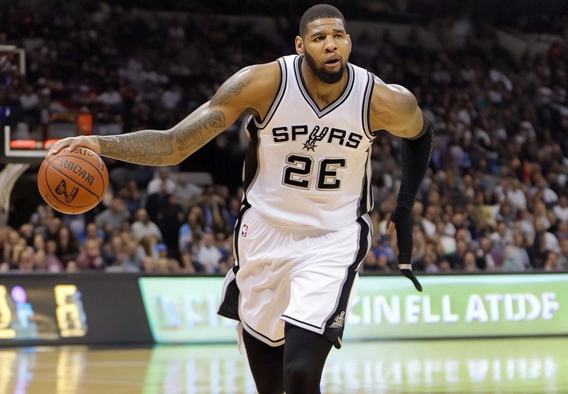 2019年NBA火箭队与太阳队激战回顾精彩瞬间与赛季亮点分析(图1)
